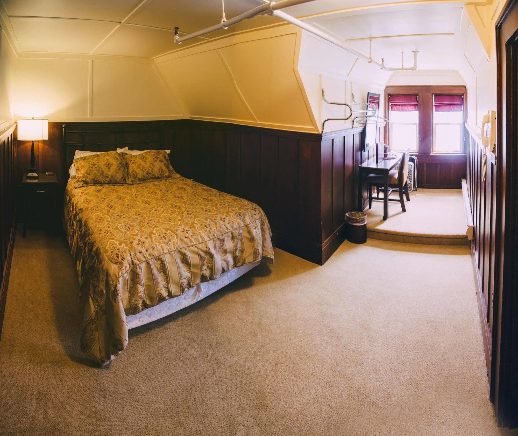 Prince Of Wales Hotel Waterton Park Luaran gambar